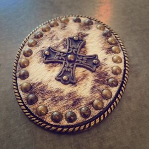 Cross belt buckle